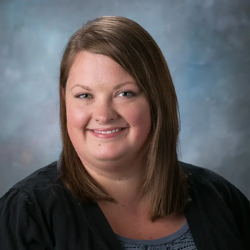 Headshot of Kelly Giddens