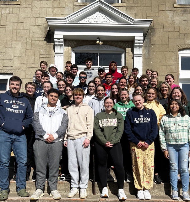 Students pose for a picture during SAU's Antioch retreat.